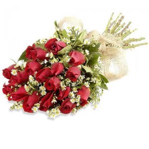 Elegante ramo de 18 rosas IMPORTADAS